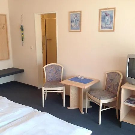 Pensión Emslandischer Hof 3*